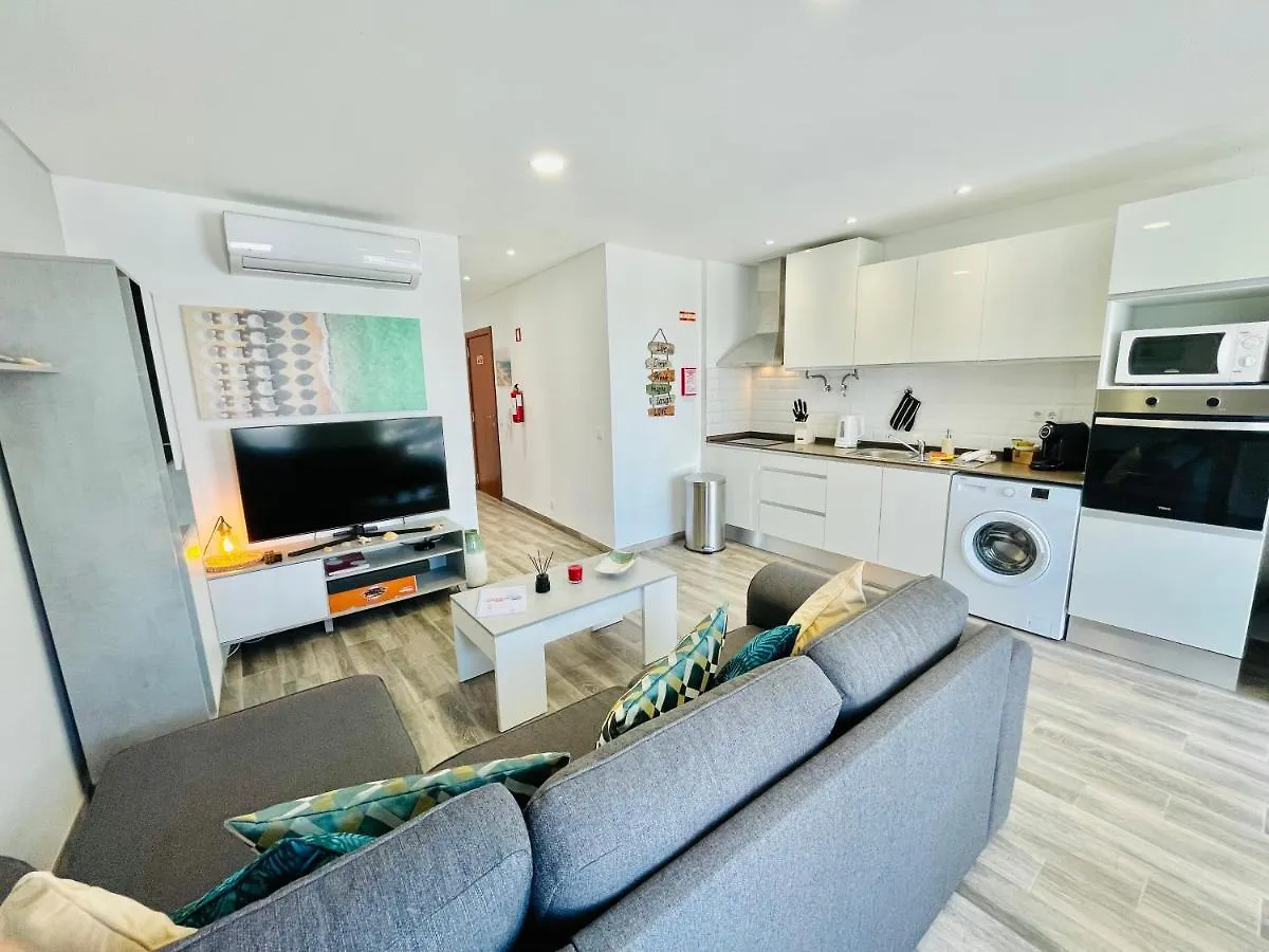 Caravela - Beach 200M - South Oriented Terrace Apartment Armacao de Pera 0*,  Portugal