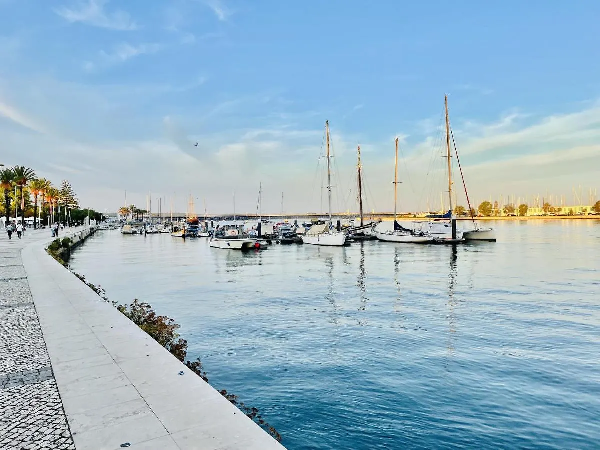 Caravela - Beach 200M - South Oriented Terrace Apartment Armacao de Pera 0*,  Portugal